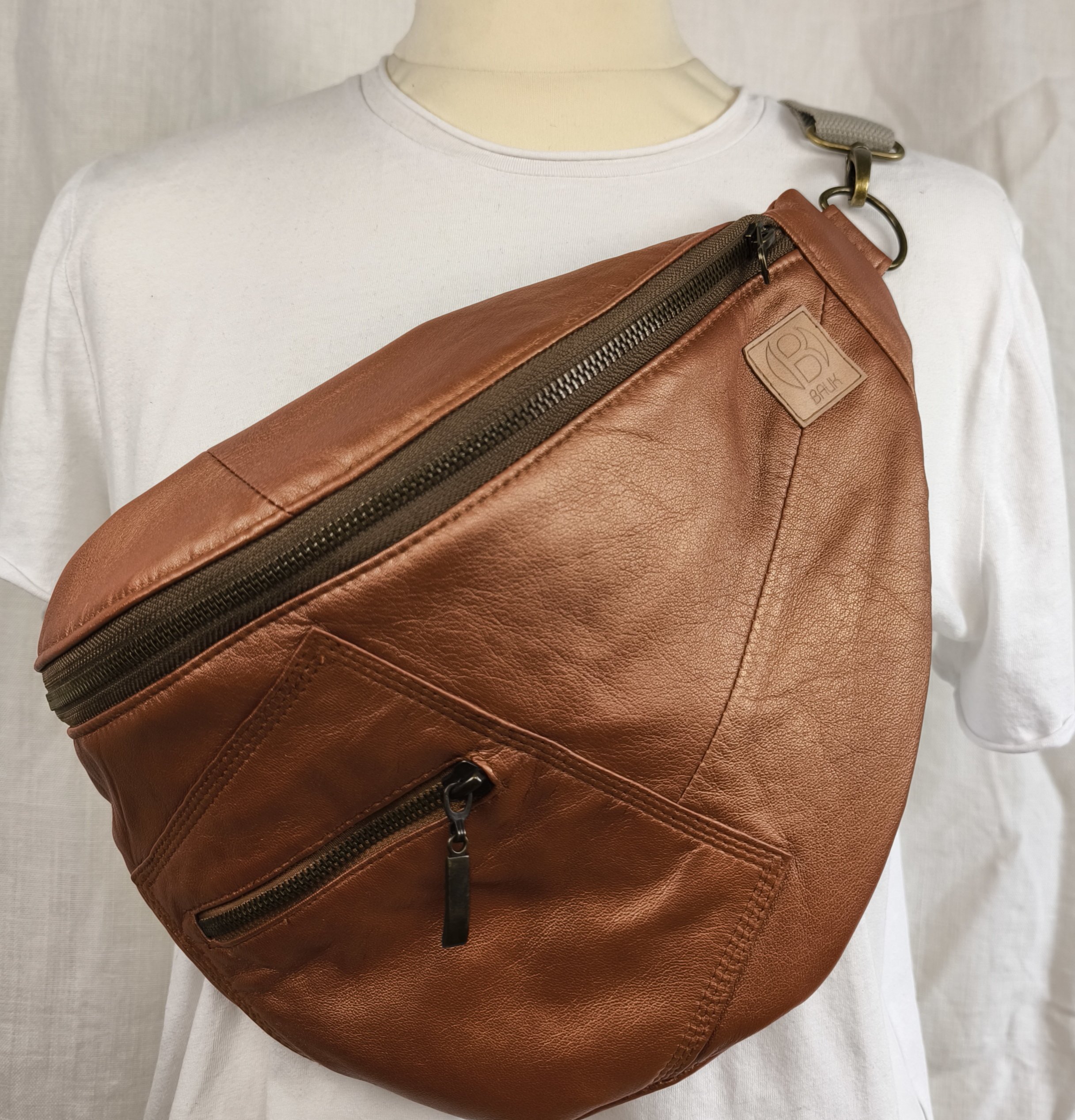 Nerka ze skóry upcycling - obrazek 2